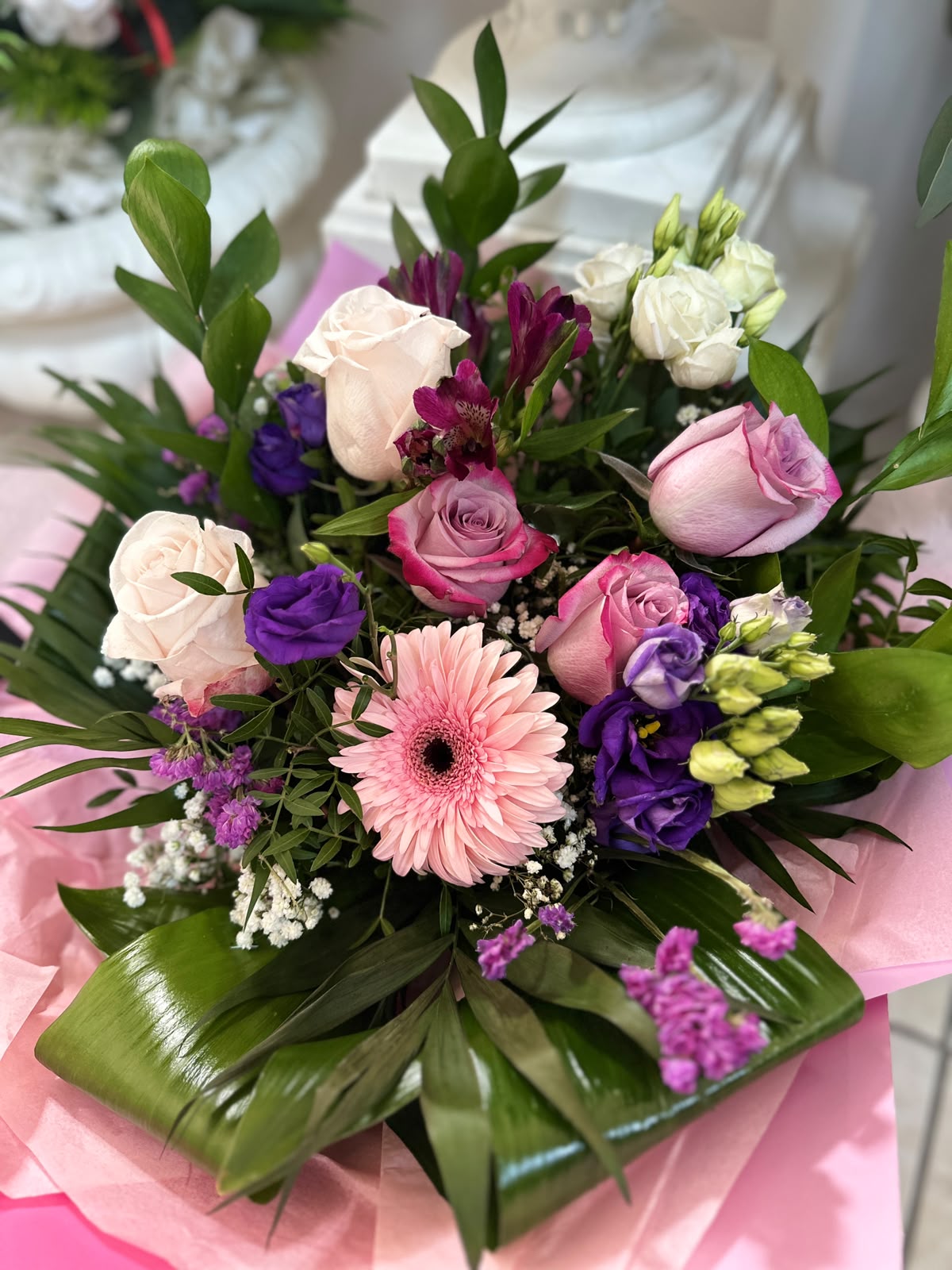 Buchet Armonie Pastel cu gerbera și trandafiri